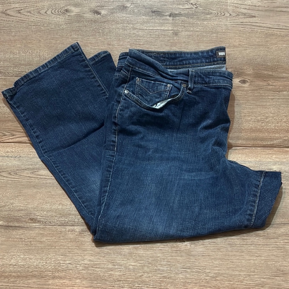Women’s Levi 580 Straight Leg